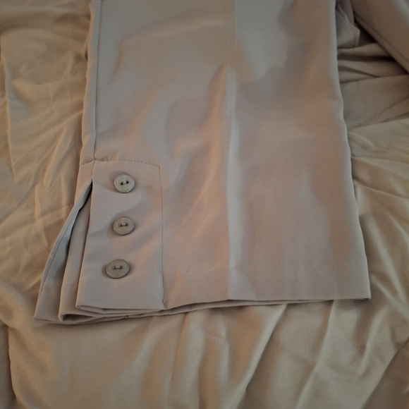 Sea Suns Women's Gray Button-Detail Pants - Picture 4 of 9